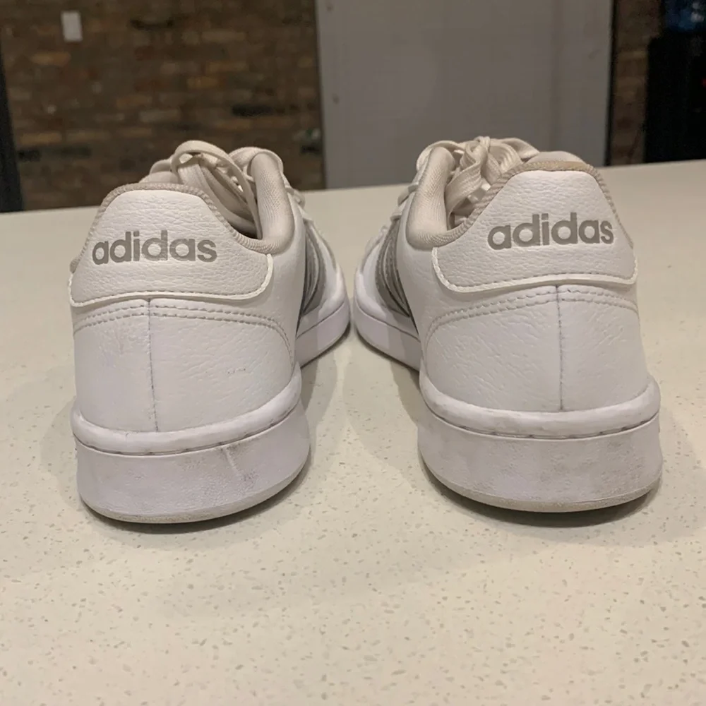 Womens adidas leather shoes - Picture 7 of 9